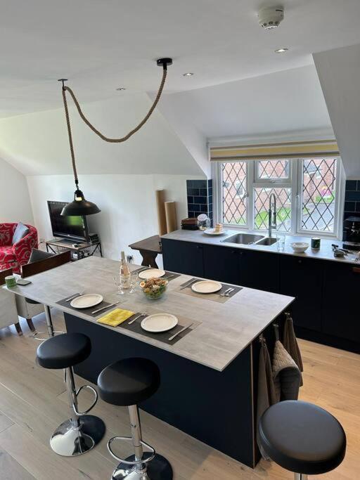 Modern, Centrally Located, Beach View Flat Pevensey Exteriér fotografie